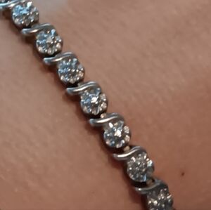 Sterling Silver 925 Bracelet with Diamond Cut Flower Design